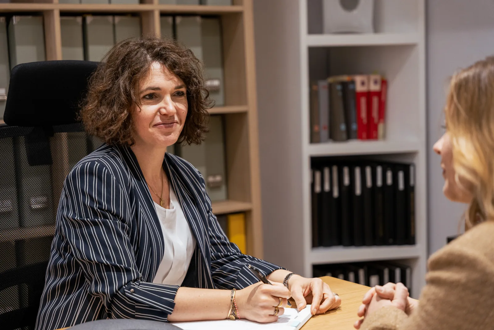 Polina Barakova en consultation cliente au cabinet Kyros à Montpellier